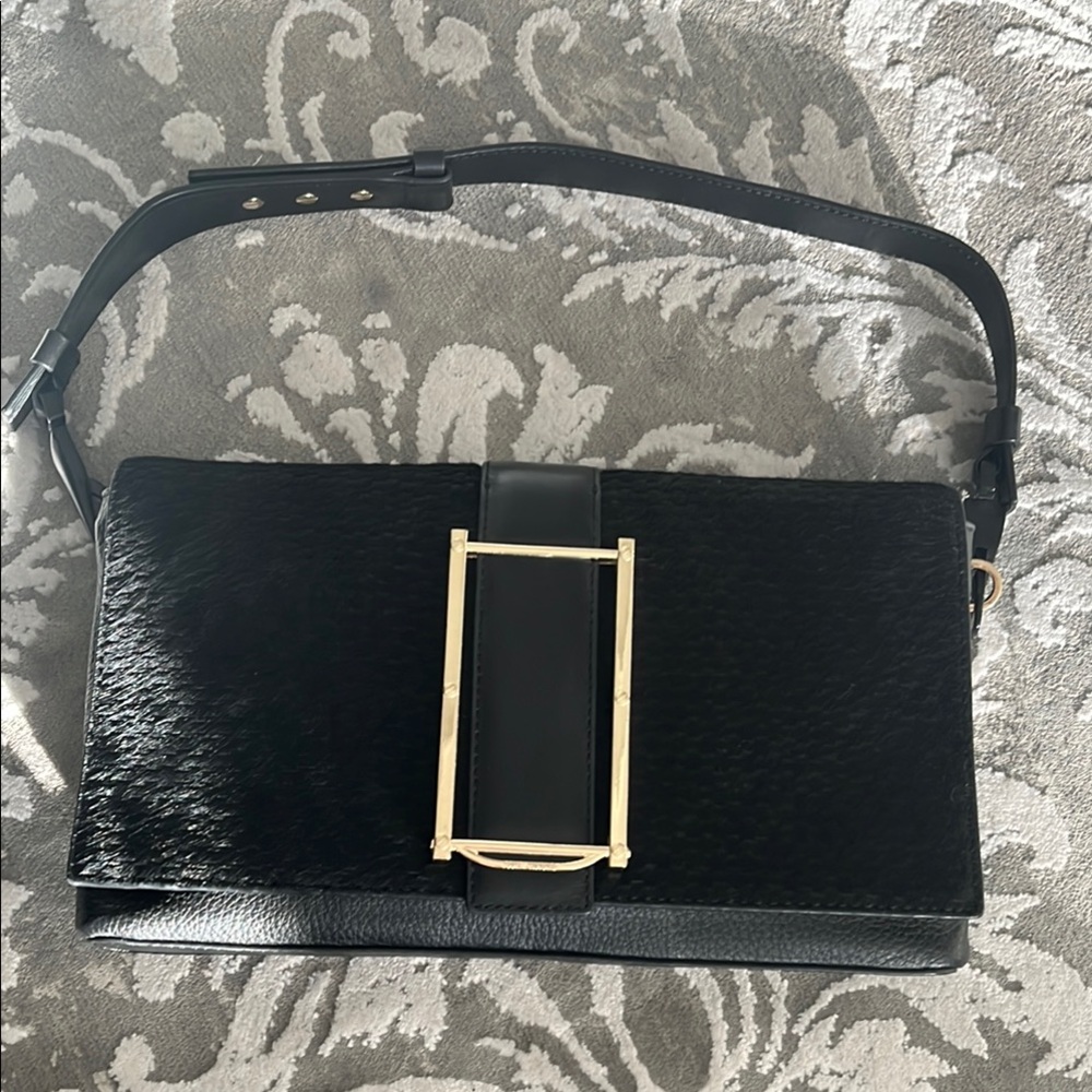 Pour La Victoire into Black Leather Shoulder Bag